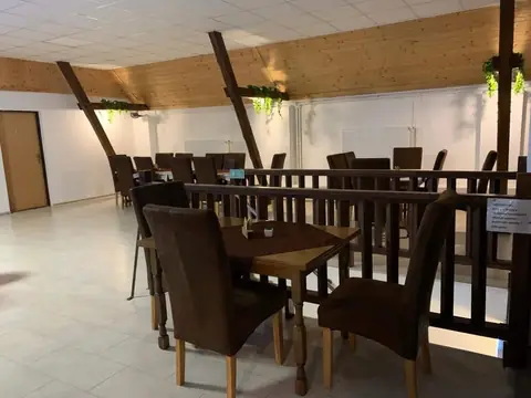 Bowlingové dráhy a posezení